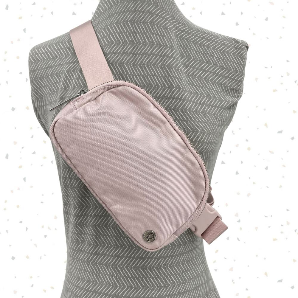 Lululemon Misty Pink Everywhere Belt Bag Original Strap Softgirl Kawaii Preppy